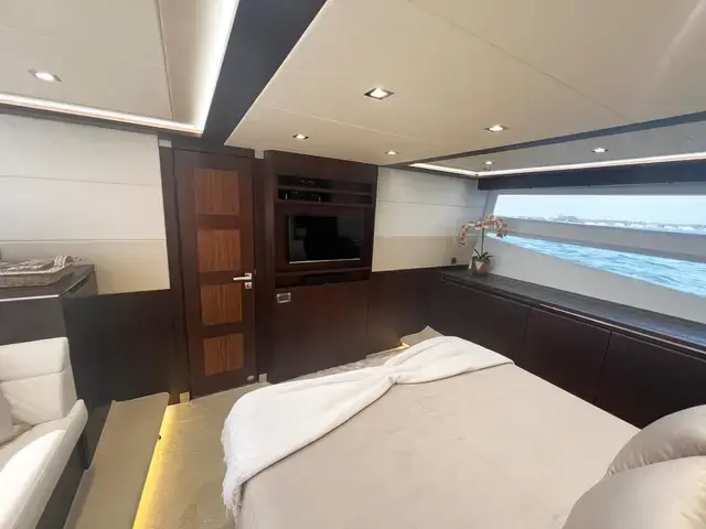 Galeon 660 Fly