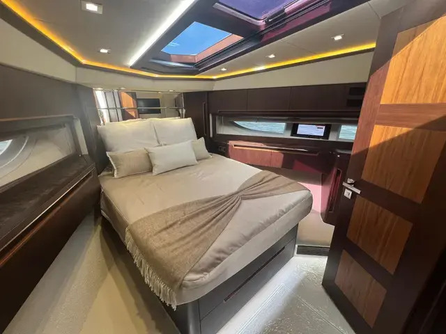 Galeon 660 Fly