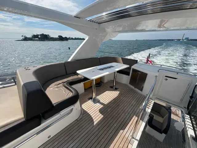 Galeon 660 Fly