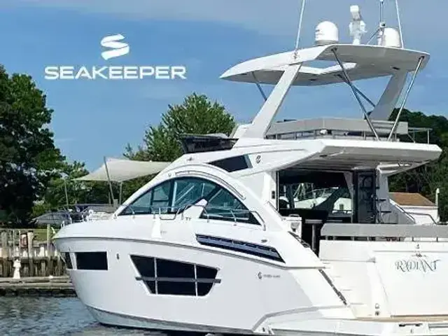 Cruisers Yachts 60 Fly