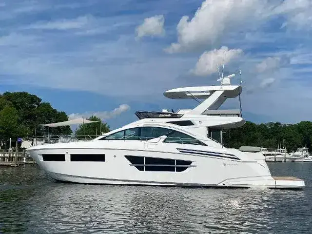 Cruisers Yachts 60 Fly