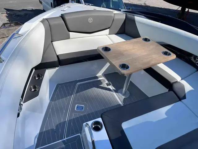 Cruisers Yachts 338 Cx Io