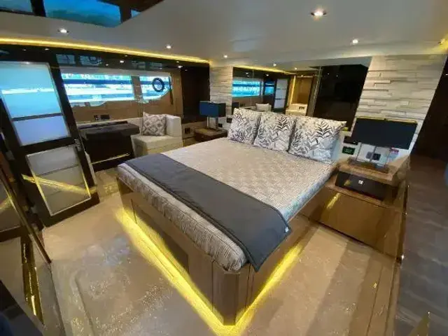 Cruisers Yachts 60 Fly