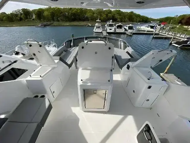 Cruisers Yachts 60 Fly