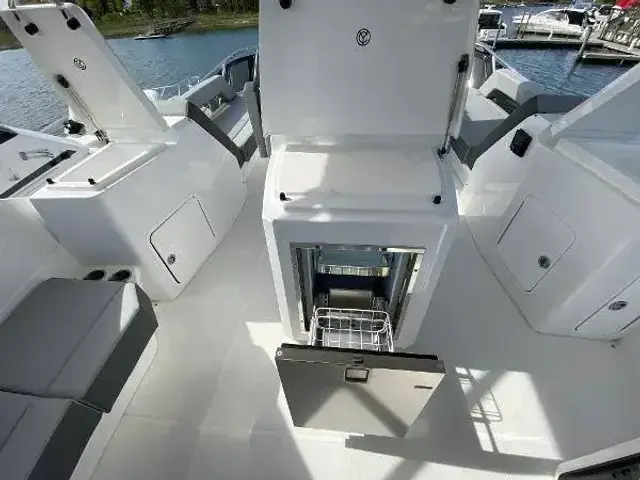 Cruisers Yachts 60 Fly