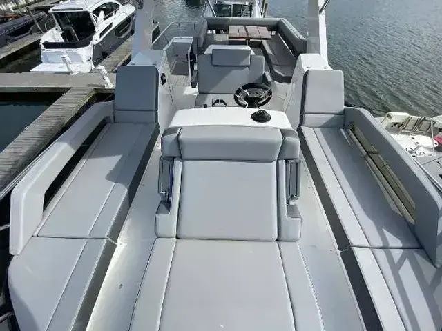 Cruisers Yachts 60 Fly