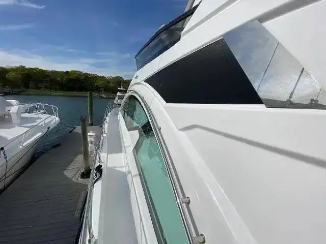 Cruisers Yachts 60 Fly