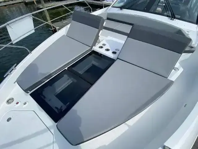 Cruisers Yachts 60 Fly