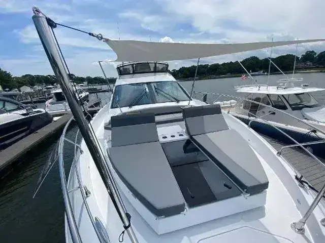 Cruisers Yachts 60 Fly