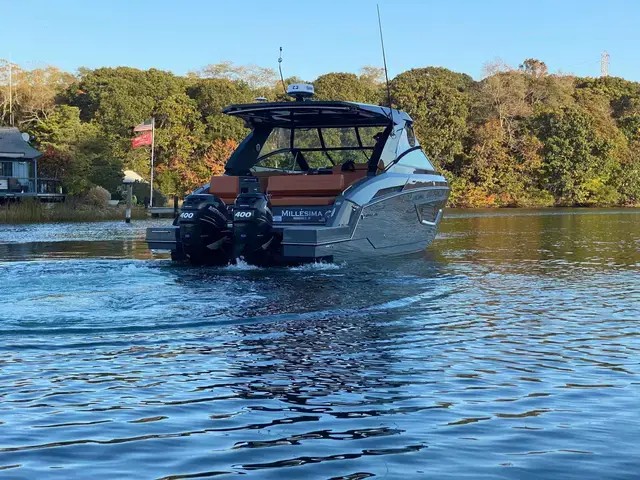 Cruisers Yachts 34 GLS - OB SOUTH BEACH