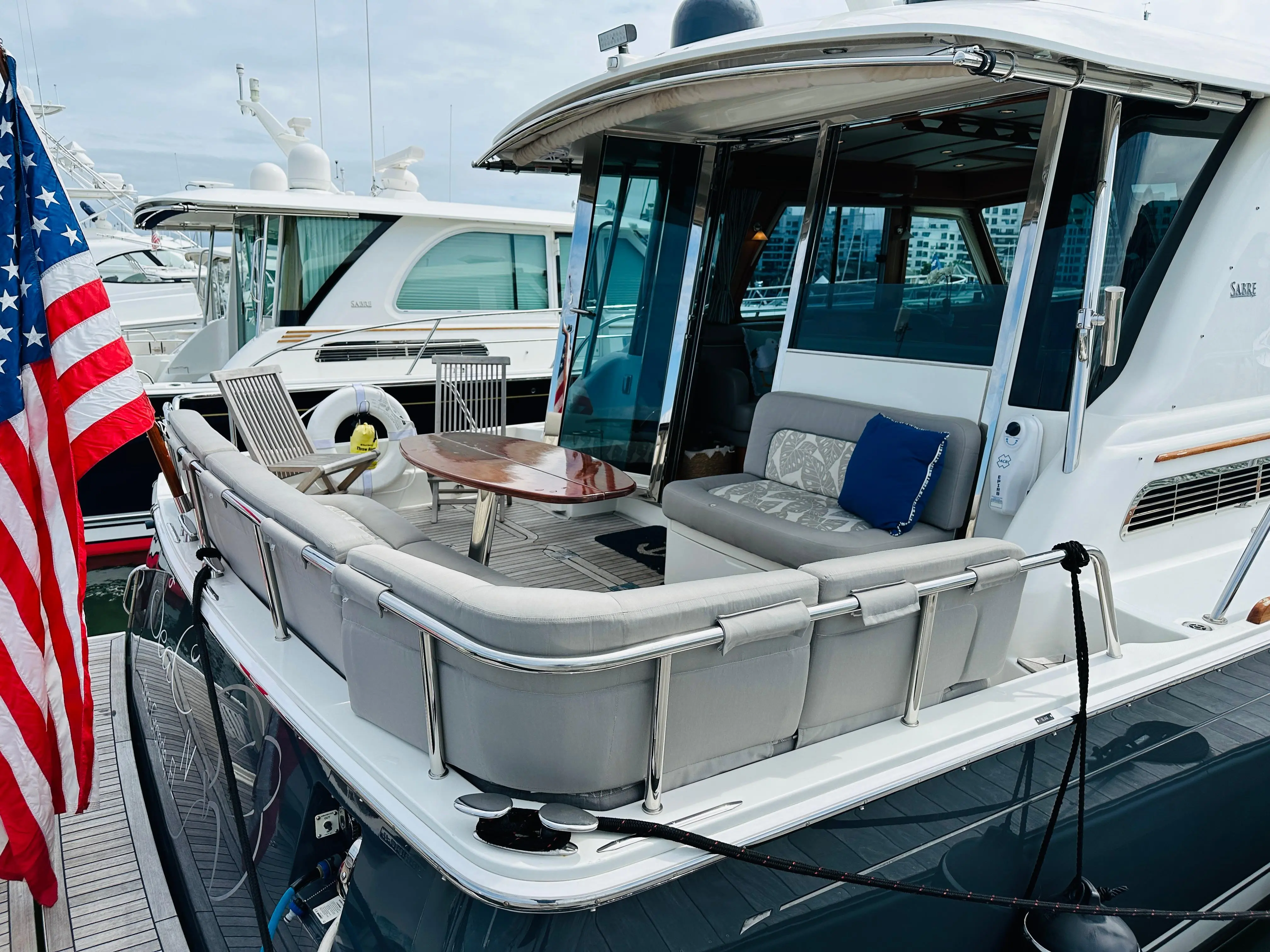 2019 Sabre 48 salon express