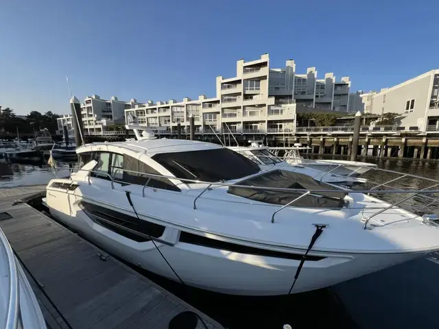 Cruisers Yachts 42 Cantius