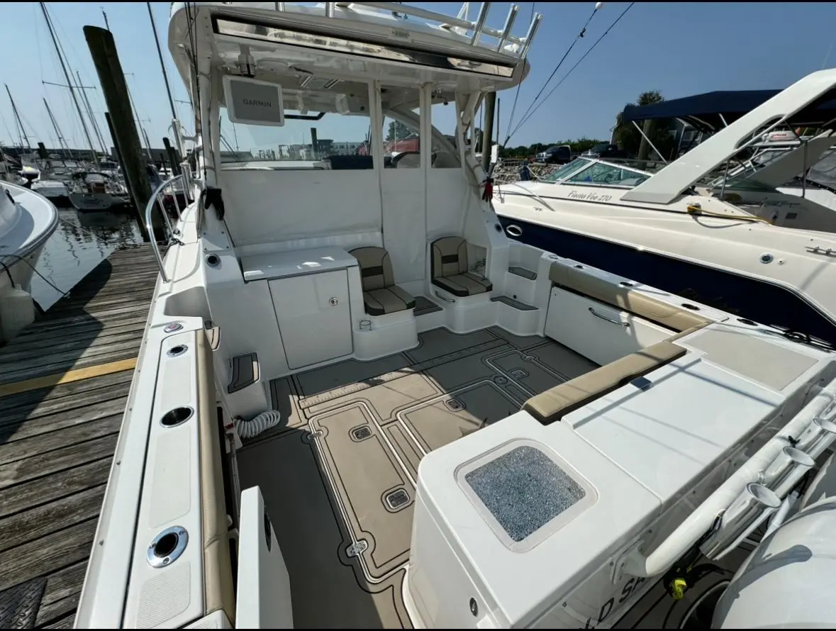 2019 Pursuit 355 offshore