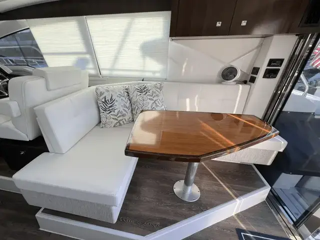 Cruisers Yachts 42 Cantius