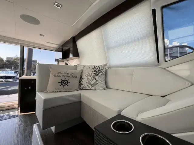 Cruisers Yachts 42 Cantius