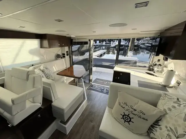 Cruisers Yachts 42 Cantius