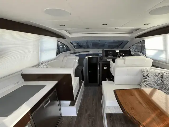 Cruisers Yachts 42 Cantius