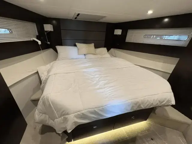 Cruisers Yachts 42 Cantius