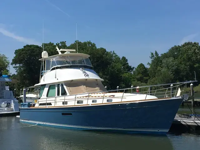 Sabre 54 Flybridge Sedan