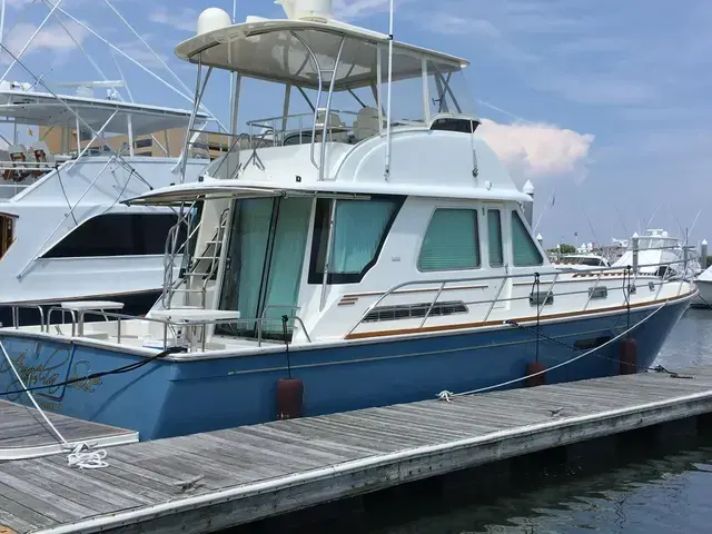 Sabre 54 Flybridge Sedan