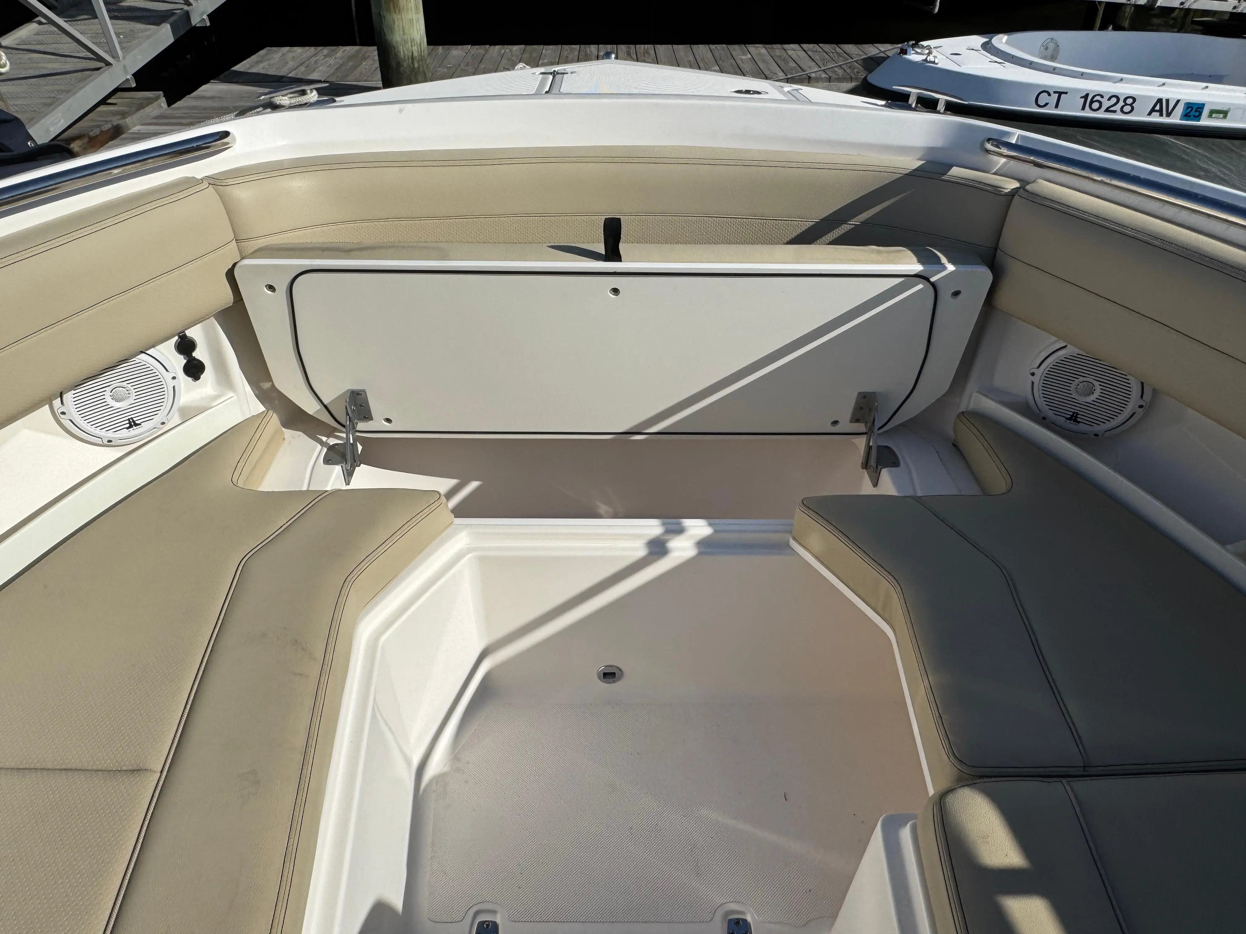 2017 Pursuit 295 dual console