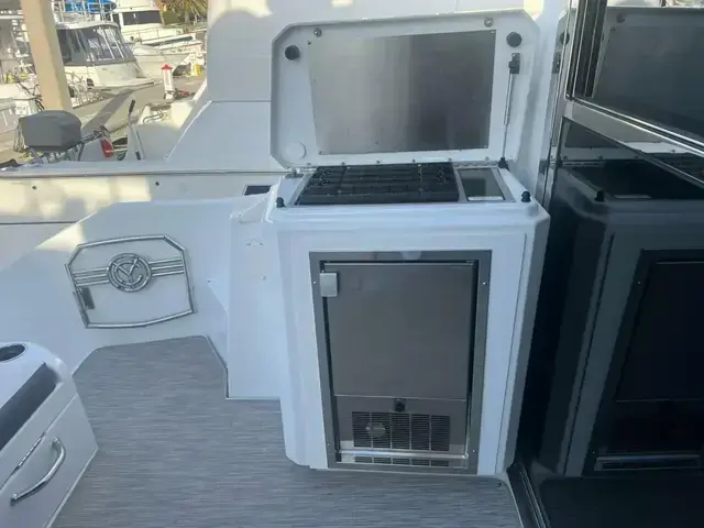 Cruisers Yachts 54 Cantius