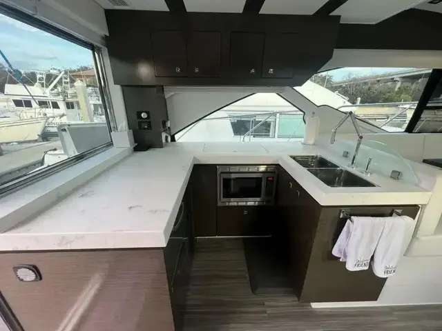 Cruisers Yachts 54 Cantius