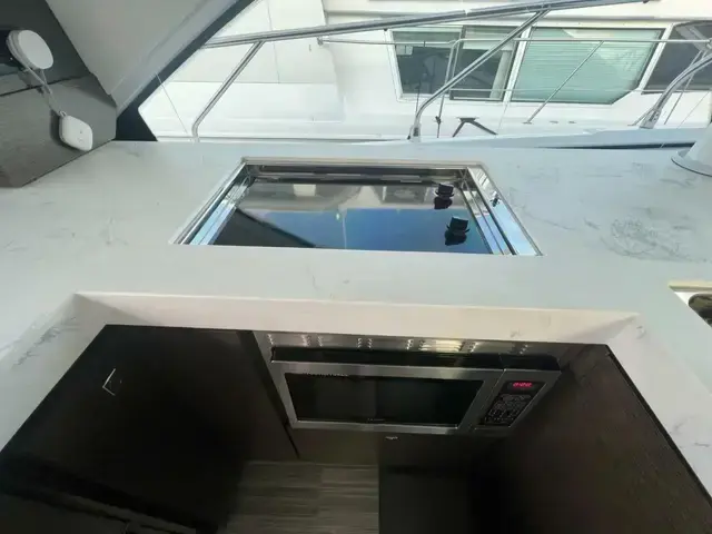 Cruisers Yachts 54 Cantius