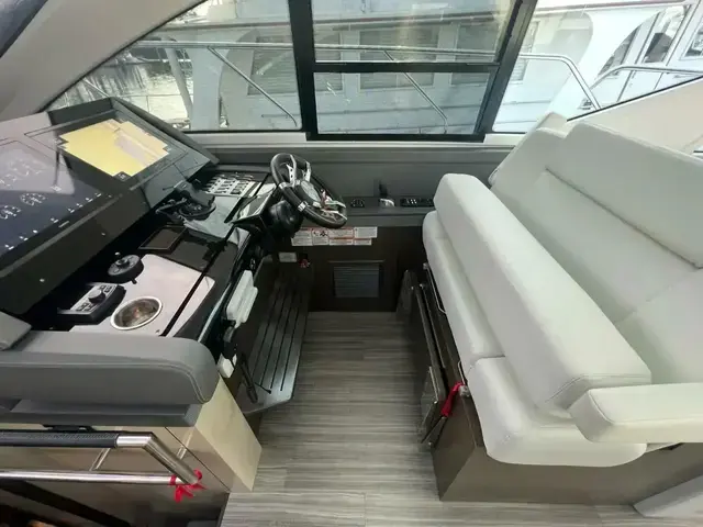 Cruisers Yachts 54 Cantius