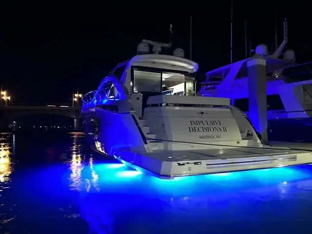 Cruisers Yachts 54 Cantius