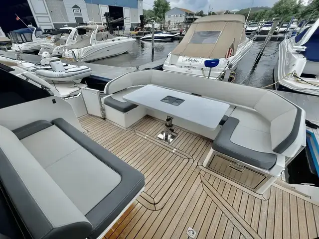 Galeon 425 HTS