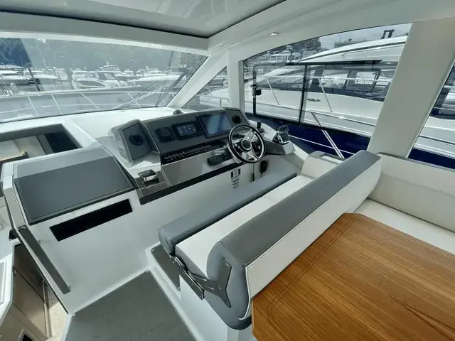 Galeon 425 HTS