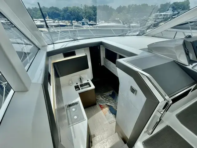 Galeon 425 HTS