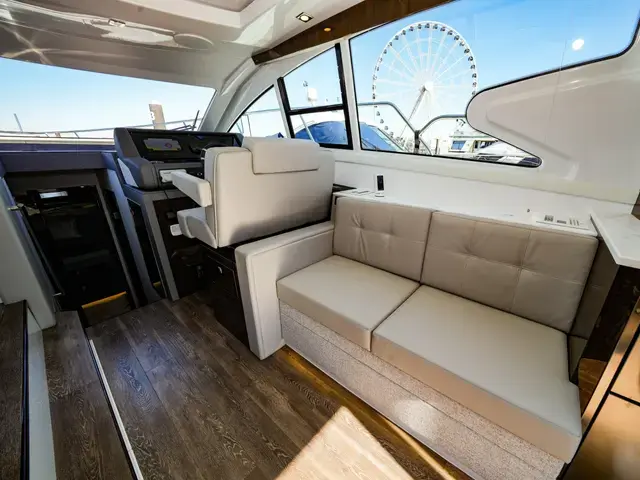 Cruisers Yachts Cantius