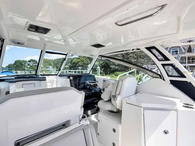 Pursuit DC 295 Dual Console