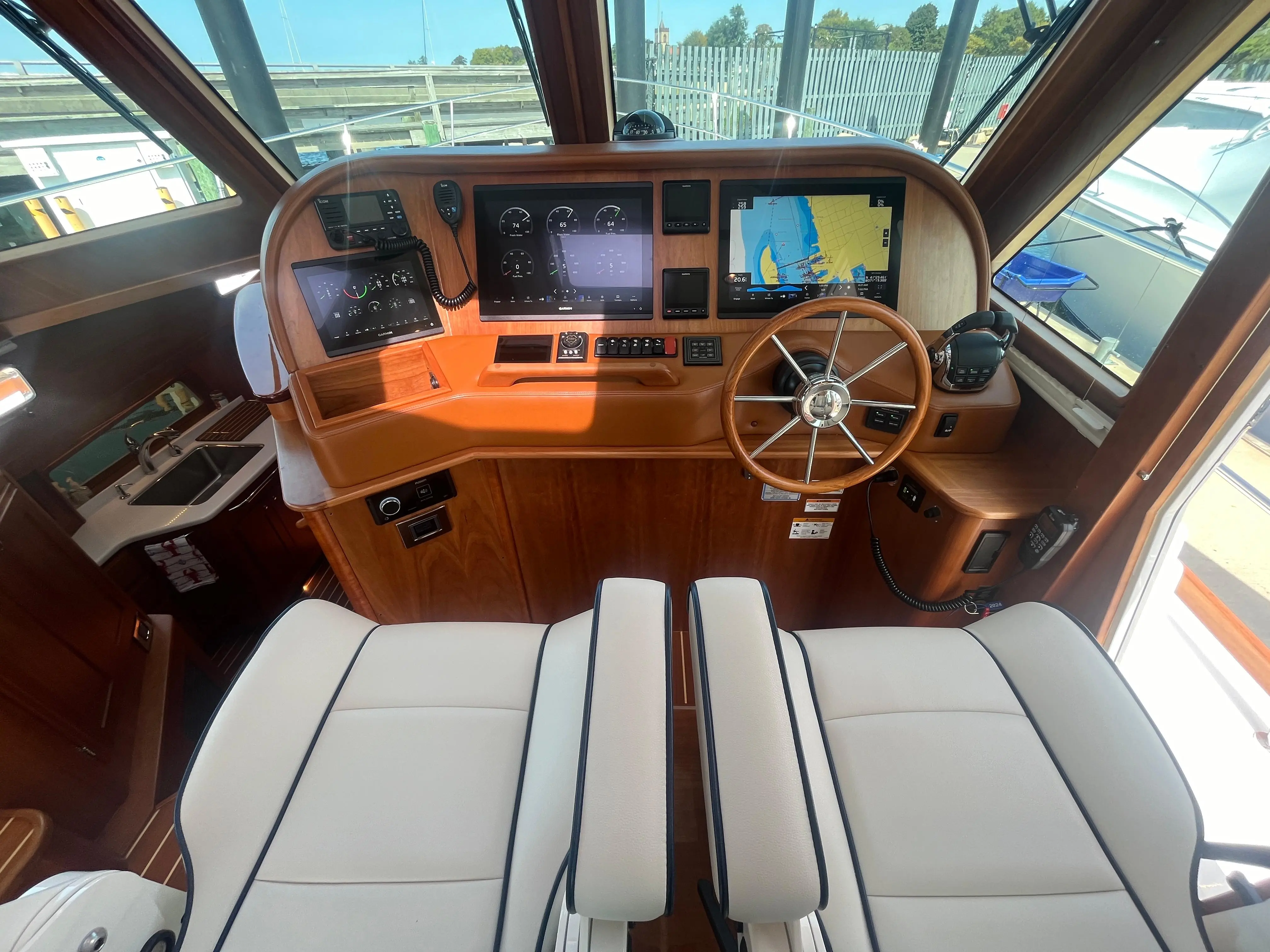 2022 Sabre 48 salon express