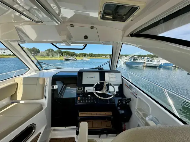 Pursuit OS 325 Offshore