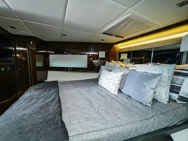 Cruisers Yachts Cantius