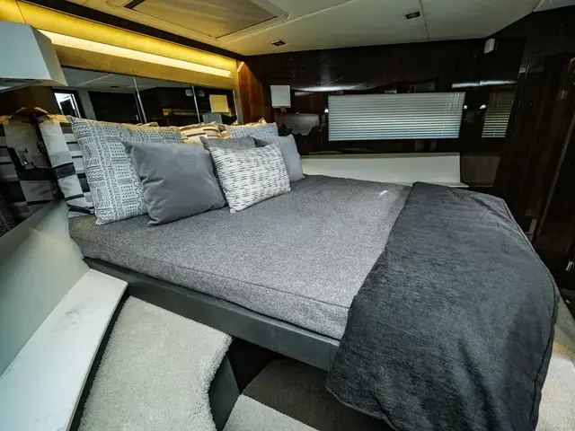 Cruisers Yachts Cantius