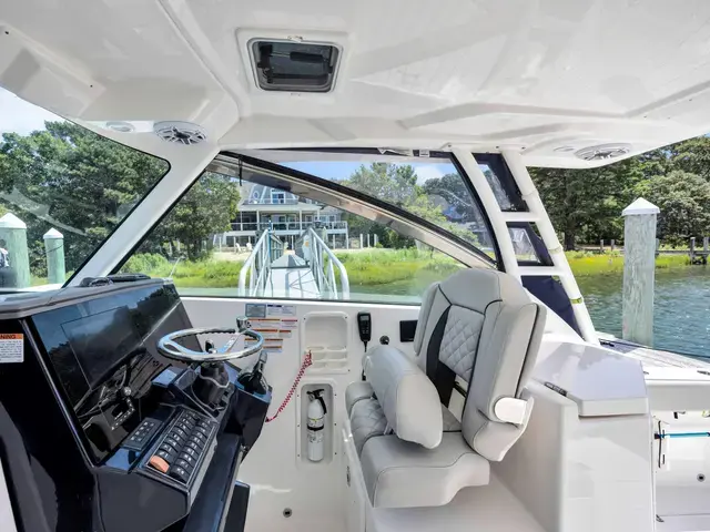 Pursuit DC 295 Dual Console