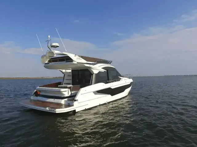 Galeon 400 Fly