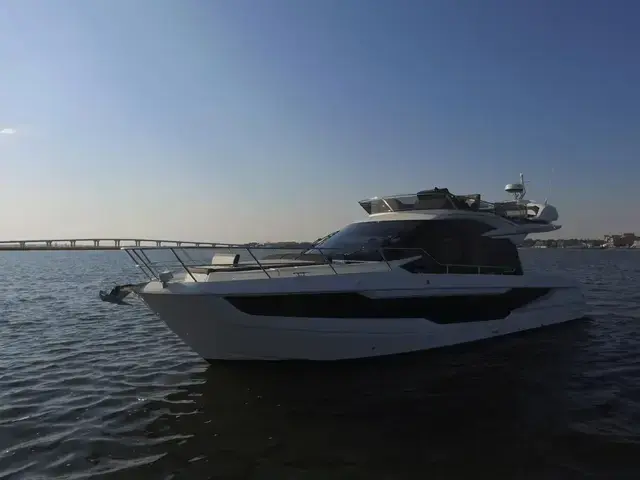 Galeon 400 Fly