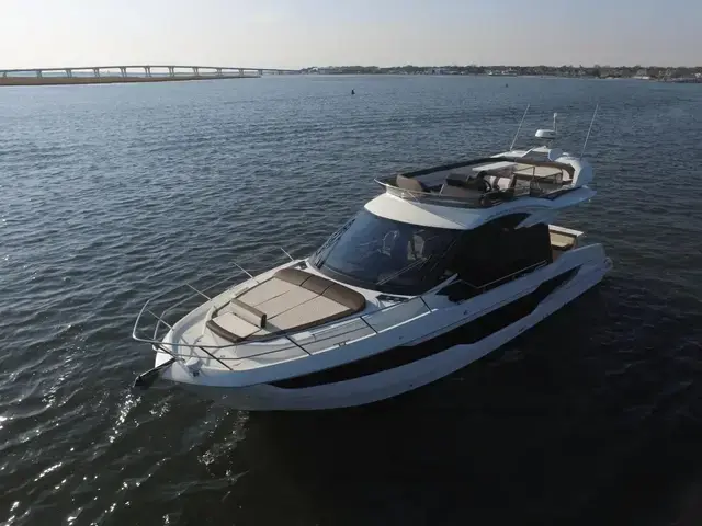 Galeon 400 Fly