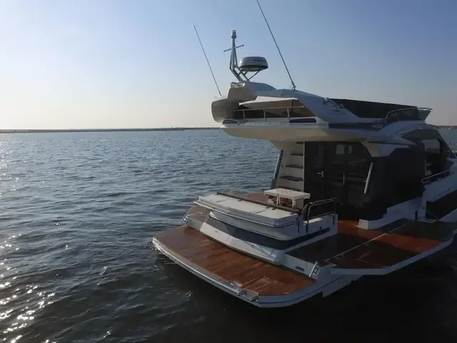 Galeon 400 Fly