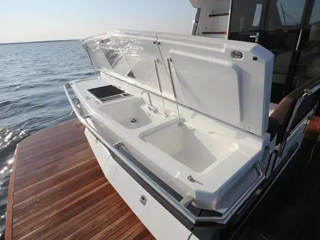 Galeon 400 Fly