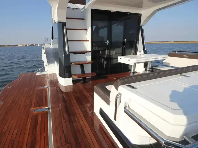 Galeon 400 Fly