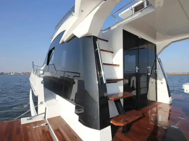 Galeon 400 Fly