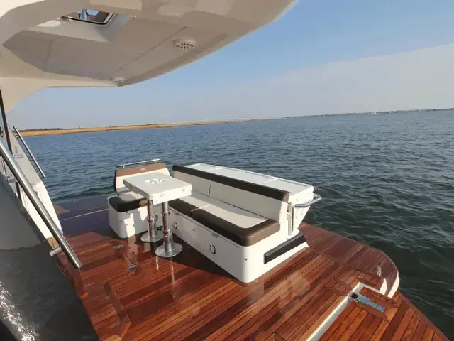 Galeon 400 Fly