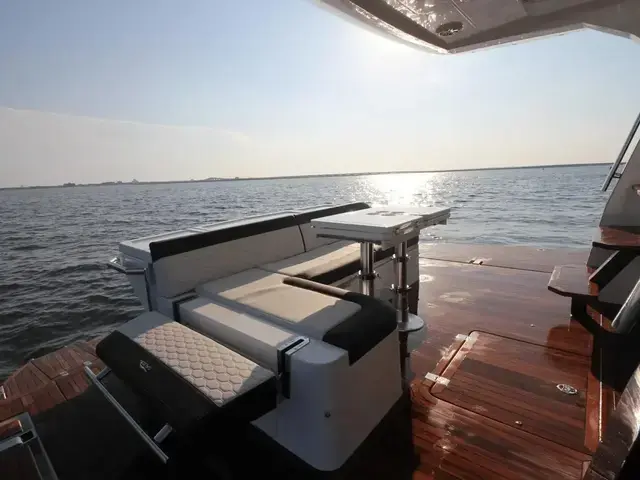 Galeon 400 Fly