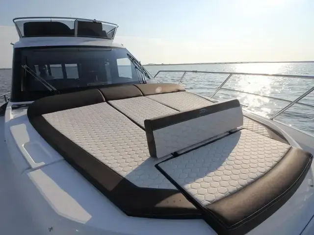 Galeon 400 Fly